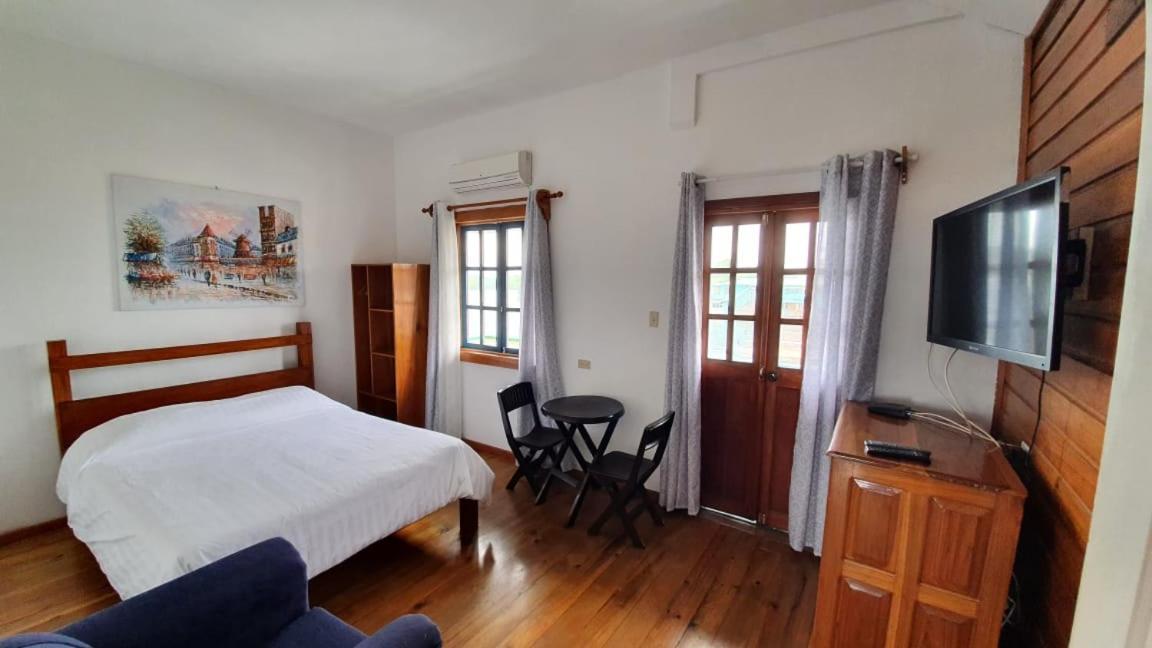 Las Olas Hotel Bocas del Toro Zewnętrze zdjęcie